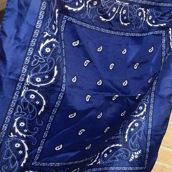 2 bandanas - NWOT - red & blue - uniquely shiny - Picture 3 of 4